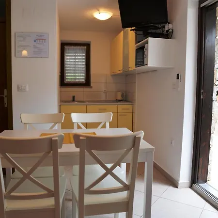 Palma & Pino Cres