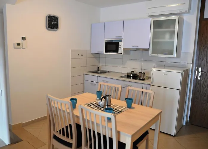 Palma & Pino Apartament Cres