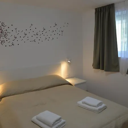 Palma & Pino Apartman Cres