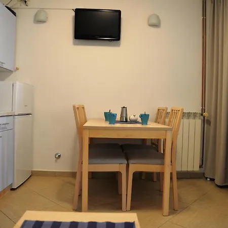 Palma & Pino Apartman *