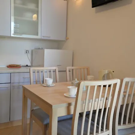 Palma & Pino Apartman *